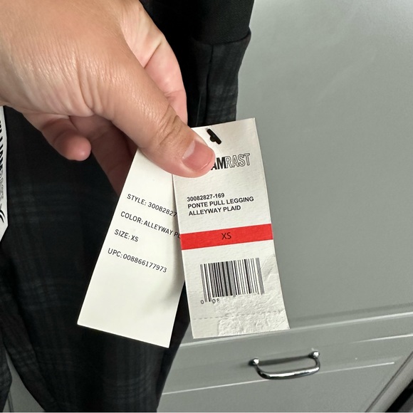 NWT William Rast Plaid Pull On Leggings - Picture 3 of 4